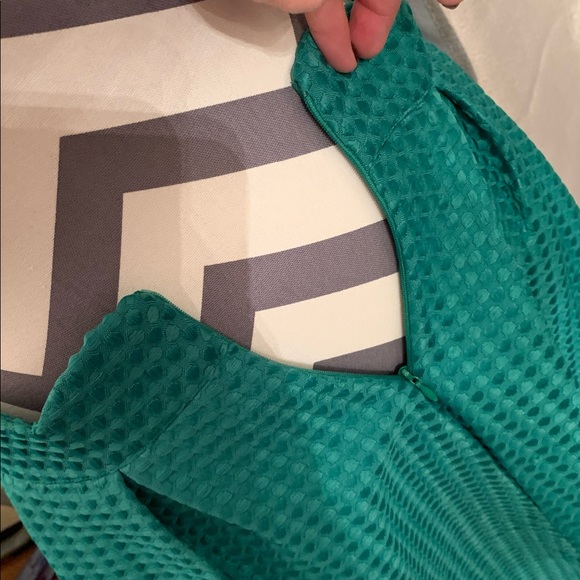 Kelly Green Textured Full Skirt with Unique Waist - Picture 6 of 7